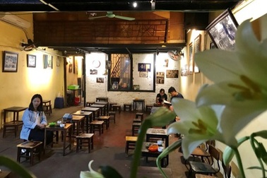 Những quán cà phê "nhuốm màu thời gian", lưu giữ ký ức tuổi thơ ở Hà Nội