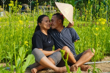 Chuyện về chàng trai cụt hai tay lấy được vợ chỉ sau 10 cuộc gọi