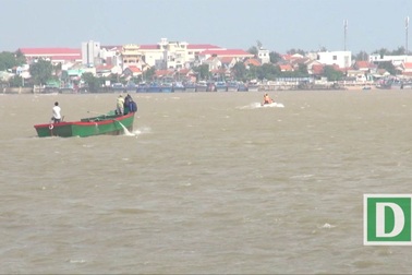 Việc tìm kiếm ngư dân mất tích và cứu hộ 3 tàu cá bị nạn đang được khẩn trương tiến hành