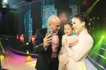 Con gái Phan Đinh Tùng làm bạn diễn của ba