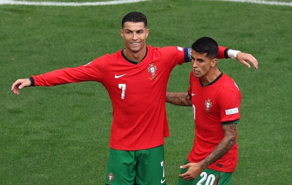 C.Ronaldo đánh lừa tất cả, Bồ Đào Nha càng đáng sợ - 3