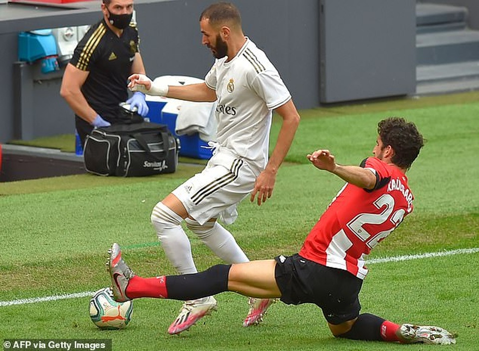 Ramos ghi bàn, Real Madrid bỏ xa Barcelona đến 7 điểm - 4 Ramos ghi bàn, Real Madrid bỏ xa Barcelona đến 7 điểm - 4