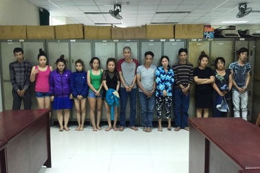 Hốt gọn 4 nhóm nữ quái chuyên dụ khách Tây đi “vui vẻ” để chôm đồ