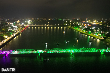 Thuyền biểu diễn ca Huế trên sông Hương phải lắp camera giám sát