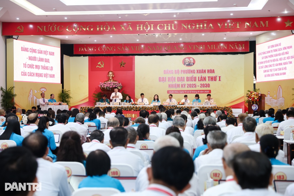 Nguyên Thủ tướng Nguyễn Tấn Dũng dự Đại hội Đảng bộ phường Xuân Hòa - 3 Nguyên Thủ tướng Nguyễn Tấn Dũng dự Đại hội Đảng bộ phường Xuân Hòa - 3