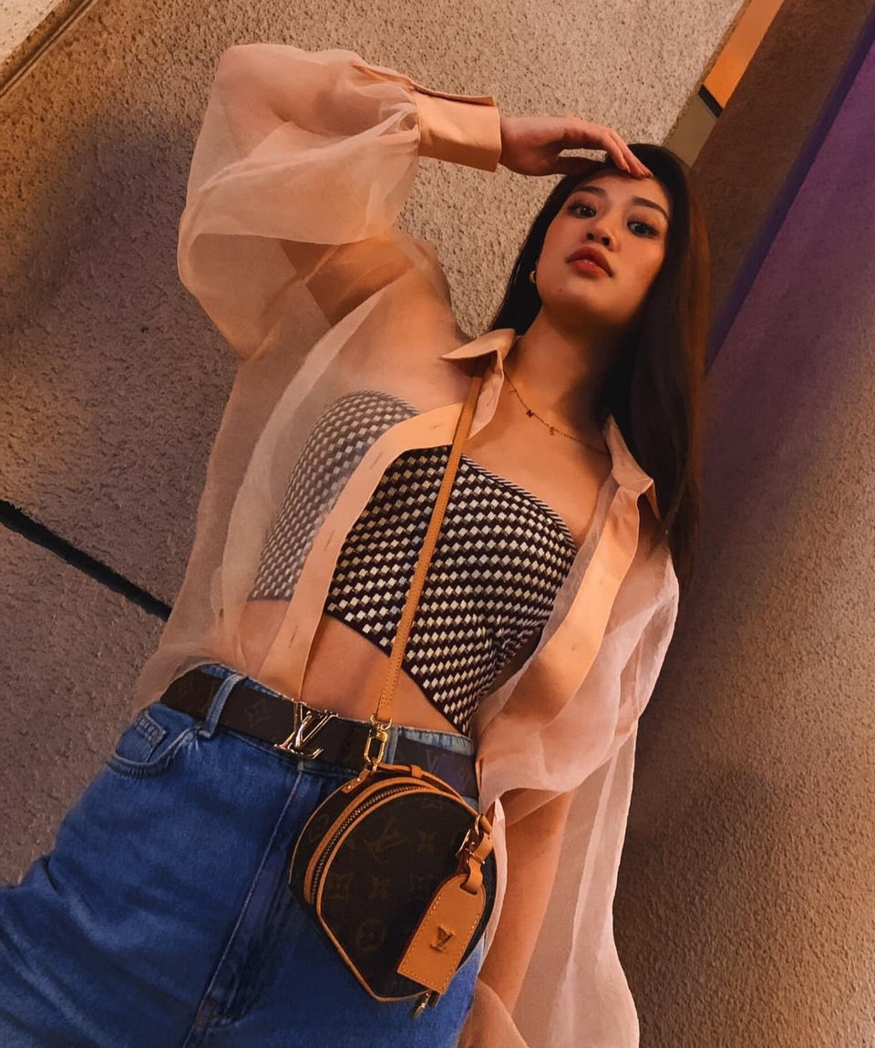 Khánh Vân tự tin với bikini, nhìn lại hành trình sau 2 năm đăng quang - 12