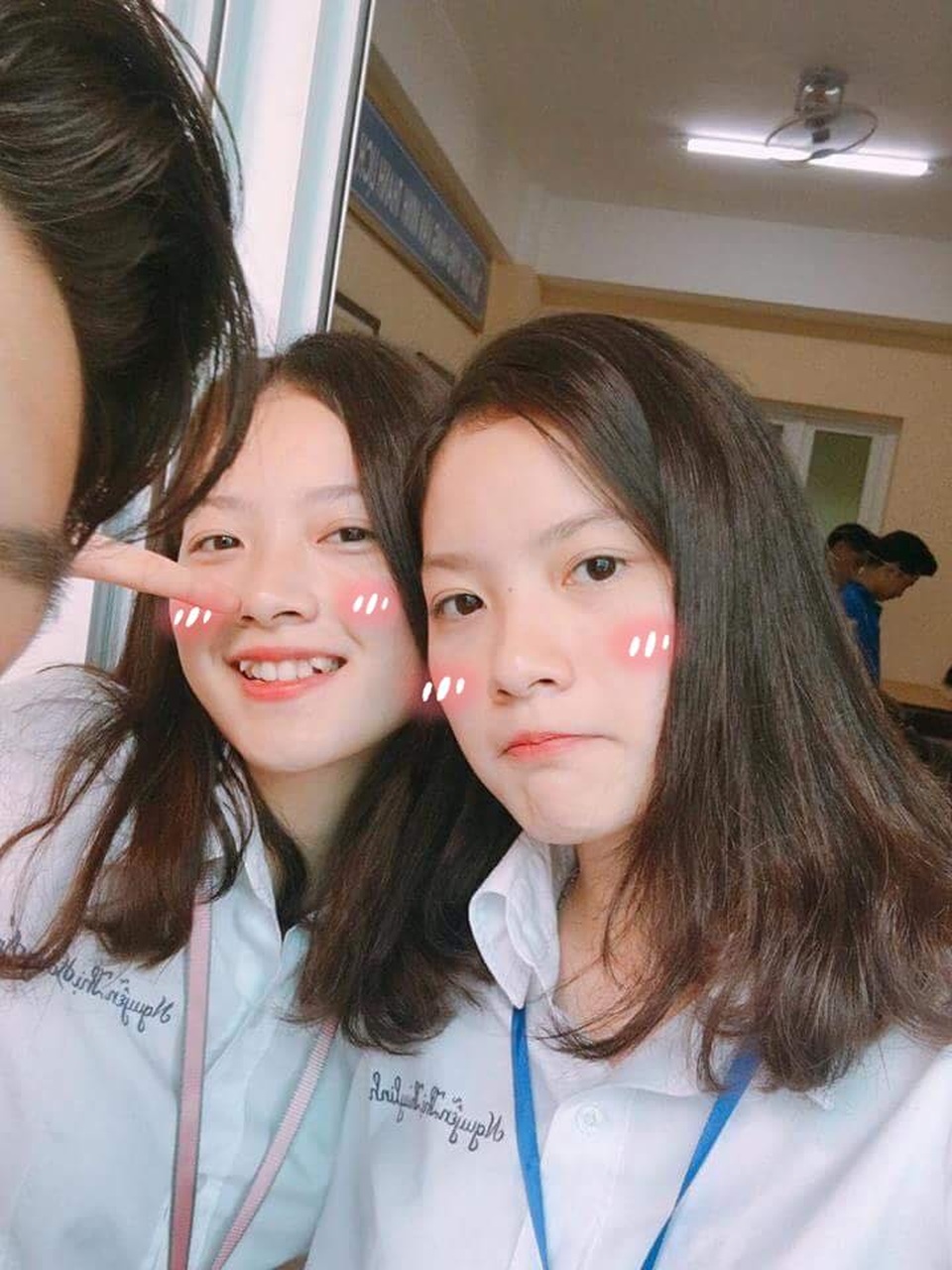 Cặp đôi song sinh có gu thời trang chất lừ đang sốt trên mạng xã hội - 13 Cặp đôi song sinh có gu thời trang chất lừ đang sốt trên mạng xã hội - 13