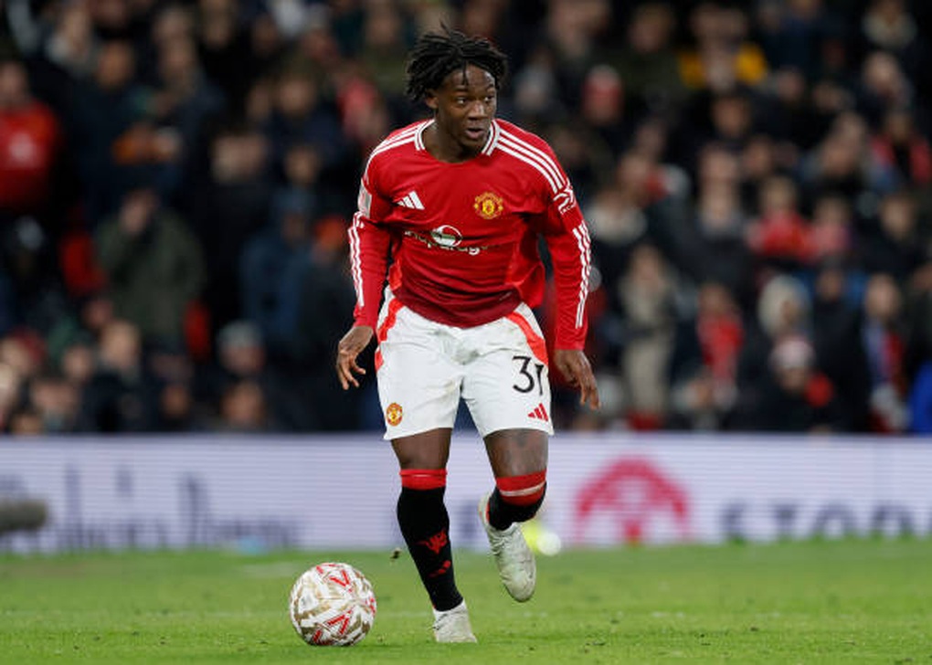 Kobbie Mainoo phũ phàng với Man Utd, quyết tháo chạy khỏi tàu đắm - 2 Kobbie Mainoo phũ phàng với Man Utd, quyết tháo chạy khỏi tàu đắm - 2