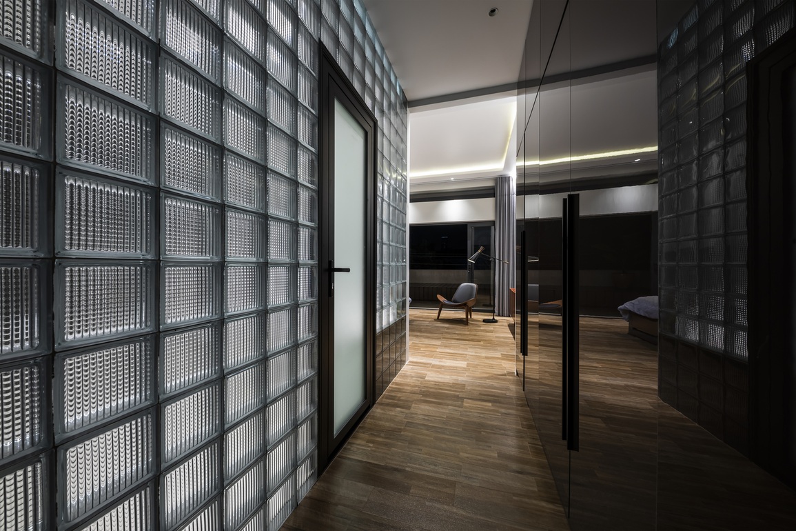 Độc đáo ngôi nhà 150m2 có mái biết chuyển động, gia chủ ngắm trọn bầu trời - 11 Độc đáo ngôi nhà 150m2 có mái biết chuyển động, gia chủ ngắm trọn bầu trời - 11