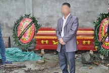 Mang quan tài, vòng hoa đi đòi nợ: Chủ nợ, con nợ cùng khốn đốn!