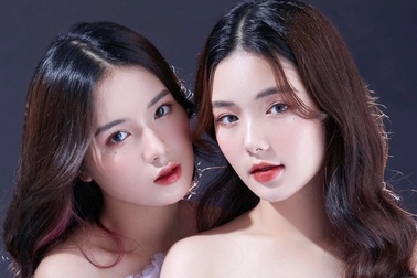 Cặp chị em song sinh "Hằng - Nga" nổi tiếng ở Đại học Thương mại