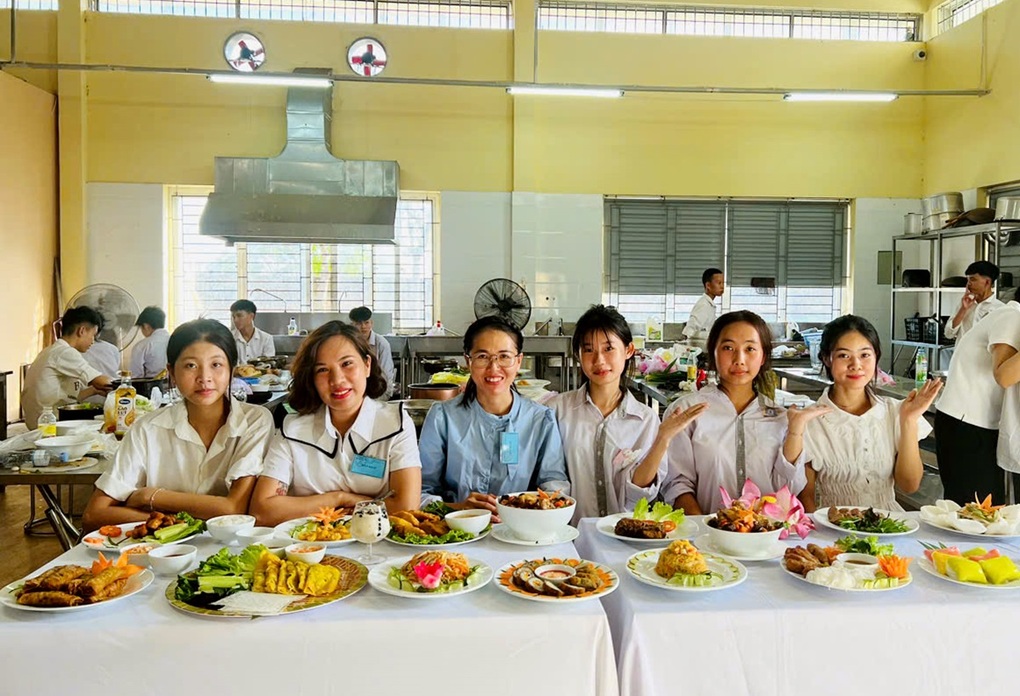 Đẩy mạnh phát triển giáo dục nghề nghiệp để giảm nghèo bền vững - 2 Đẩy mạnh phát triển giáo dục nghề nghiệp để giảm nghèo bền vững - 2