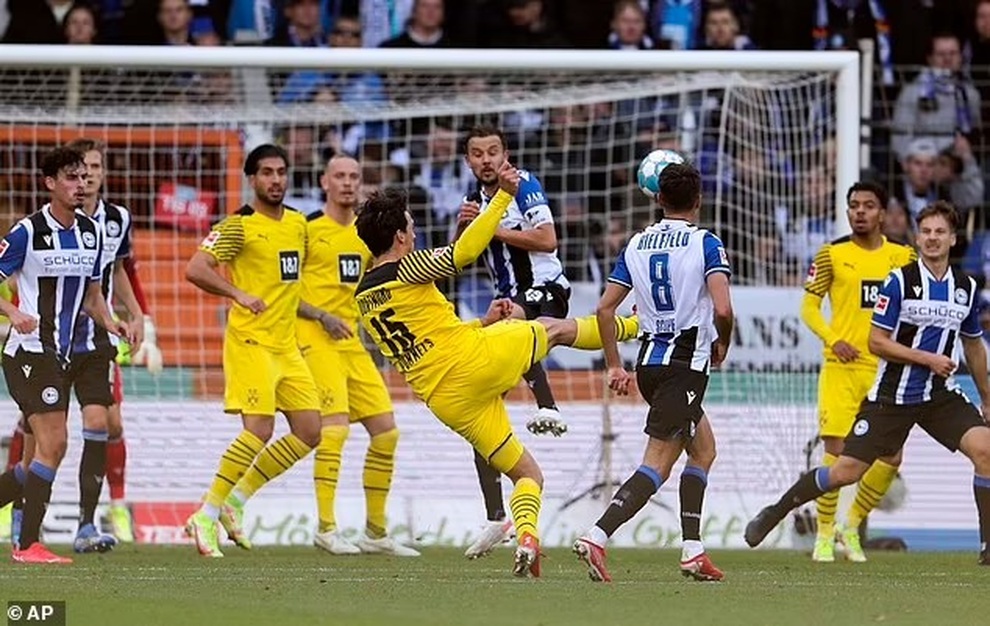 Lewandowski thăng hoa, tiến sát kỷ lục của huyền thoại Gerd Muller - 8 Lewandowski thăng hoa, tiến sát kỷ lục của huyền thoại Gerd Muller - 8