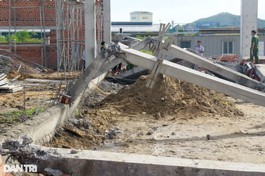 Sập giàn giáo, 2 thợ xây thương vong