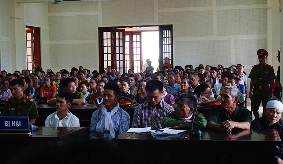 Bênh bạn, nam thanh niên 18 tuổi đâm chết 2 người - 2 Bênh bạn, nam thanh niên 18 tuổi đâm chết 2 người - 2