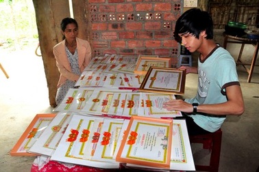 Thủ khoa nhà nghèo thích làm thầy giáo dạy Sinh