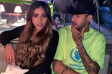 Dính chấn thương, Neymar vô tư “thả thính” nữ diễn viên xinh đẹp