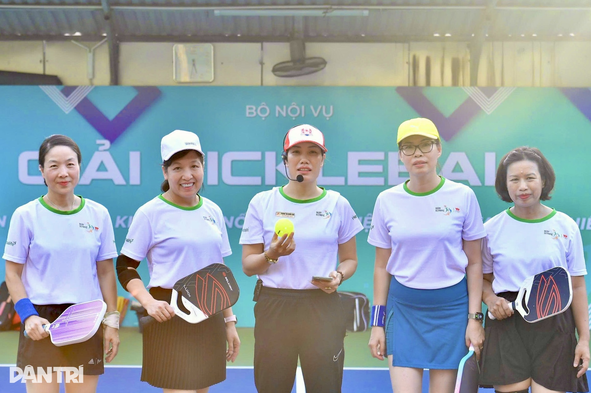 Cán bộ, công chức hào hứng tranh tài tại giải Pickleball Bộ Nội vụ - 8 Cán bộ, công chức hào hứng tranh tài tại giải Pickleball Bộ Nội vụ - 8