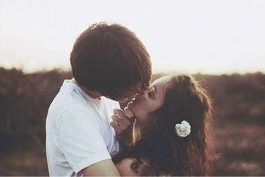 Bạn thân vắng nhà, chồng cô ấy mời tôi đến ăn tối và chuyện tội lỗi tôi đã làm sau đó