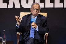 Tỷ phú Ấn Độ tặng 30 triệu USD cổ phiếu cho cháu trai 4 tháng tuổi