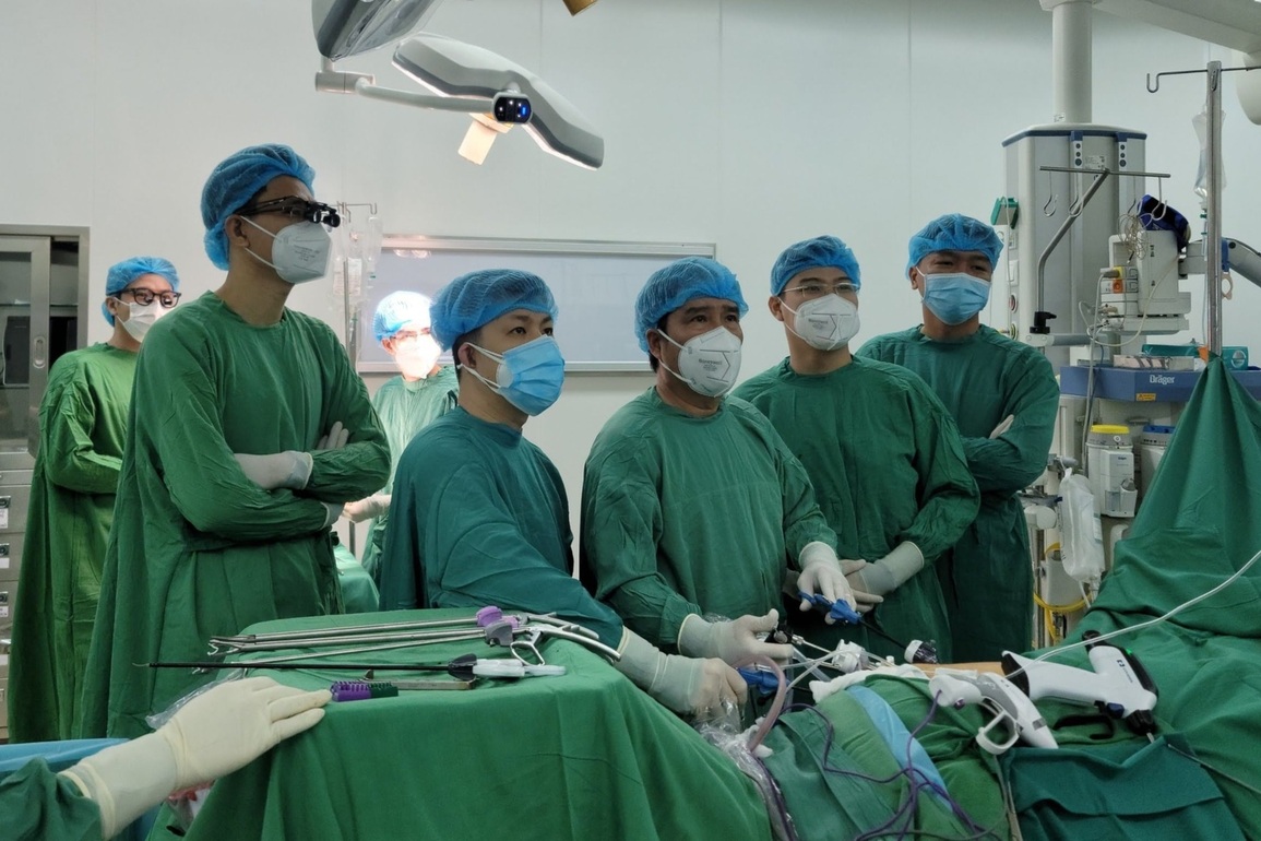 Lần đầu tiên tại Việt Nam, vợ không cùng nhóm máu hiến thận cứu chồng - 1 Lần đầu tiên tại Việt Nam, vợ không cùng nhóm máu hiến thận cứu chồng - 1