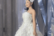 Lọ Lem gây sốt mạng xã hội khi lần đầu catwalk trong show thời trang