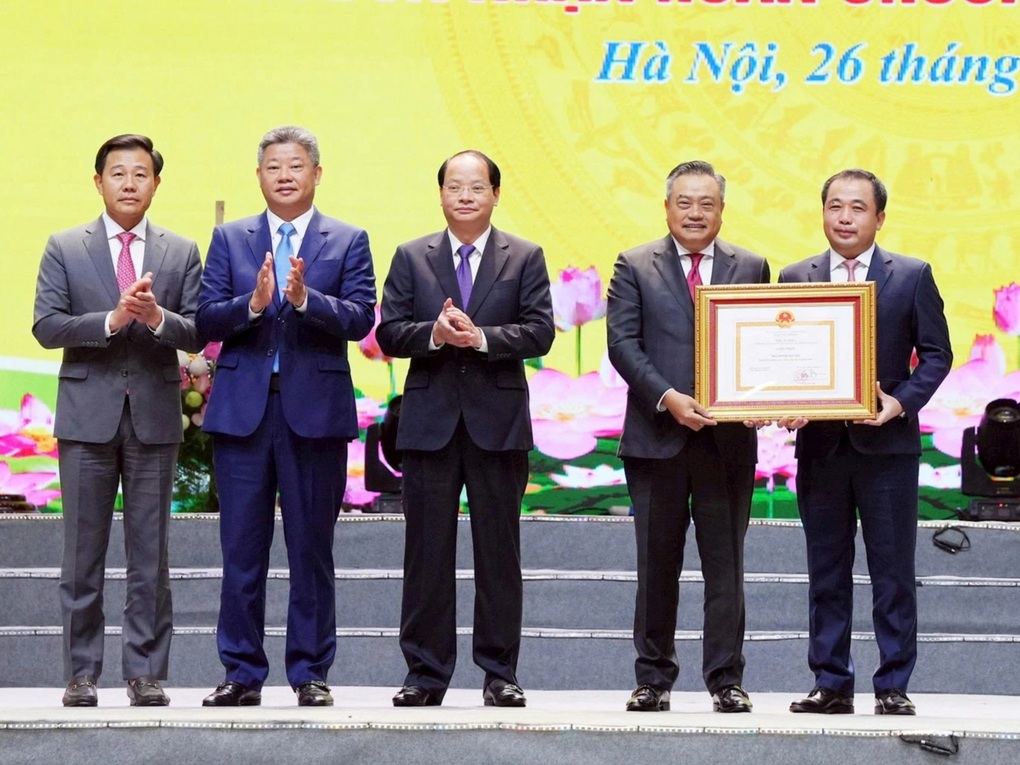 Hà Nội đón nhận Huân chương Lao động hạng Nhất - 1 Hà Nội đón nhận Huân chương Lao động hạng Nhất - 1