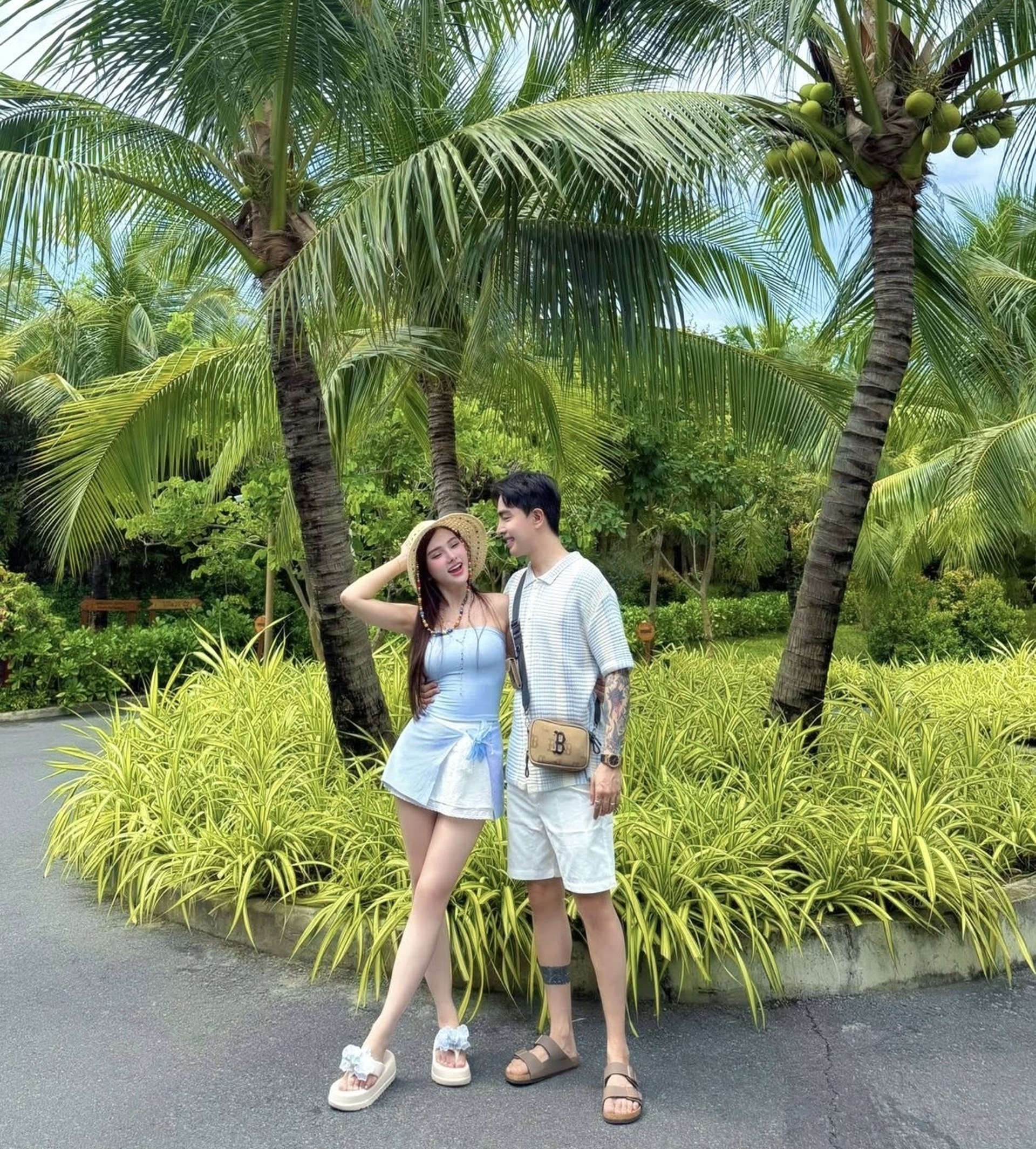 Ca sĩ Thu Thủy: Gợi cảm tuổi 41, viên mãn bên chồng kém 10 tuổi - 5