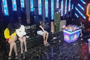 Vừa hoạt động lại, quán karaoke đã đón khách thác loạn với ma túy