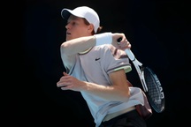 Sinner được mách nước cách đánh bại Djokovic