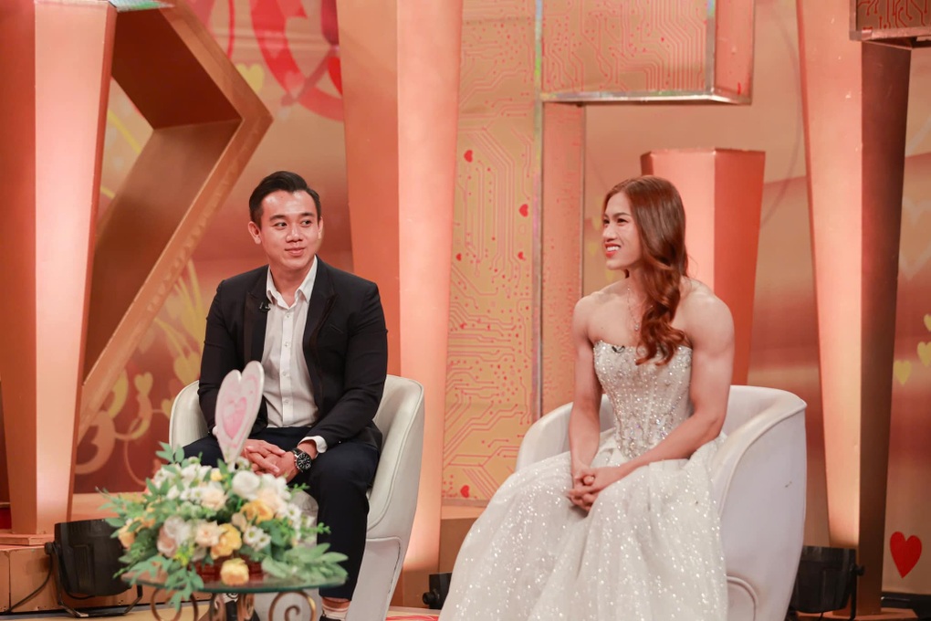 Búp bê cơ bắp bị nhà trai phản đối, không ngủ với chồng vì một lý do - 2 Búp bê cơ bắp bị nhà trai phản đối, không ngủ với chồng vì một lý do - 2