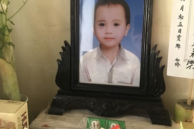 Xót xa gia cảnh cháu bé 5 tuổi tử vong bất thường, bệnh viện "nợ" câu trả lời