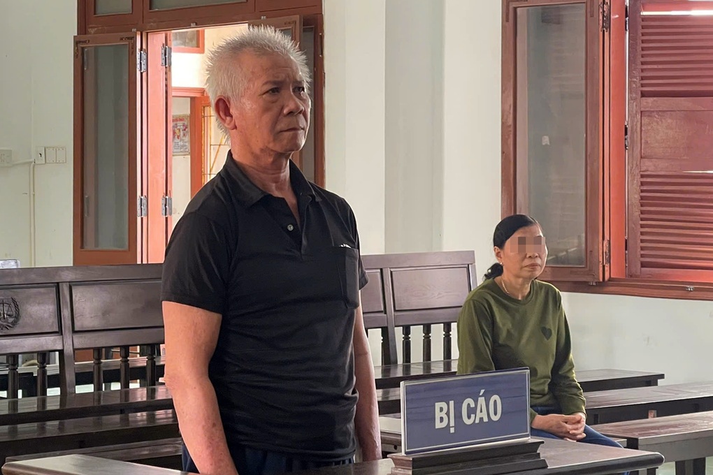 Tuyên án người đàn ông nói đổ mật ong vào hộp bánh của vợ cũ - 1 Tuyên án người đàn ông nói đổ mật ong vào hộp bánh của vợ cũ - 1