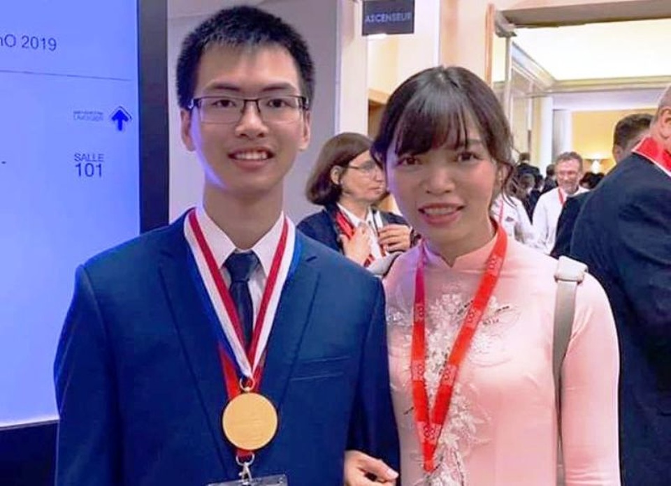 3 học sinh được tặng danh hiệu “Vì sự phát triển Thanh Hóa” - 2 3 học sinh được tặng danh hiệu “Vì sự phát triển Thanh Hóa” - 2