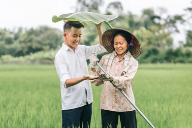 Hình ảnh người mẹ trong thơ Lê Cảnh Nhạc