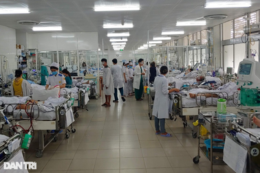 Đại úy công an bị xe tông khi bảo vệ hiện trường đã qua đời