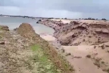 Nước ngập, sạt lở mạnh tại moong mỏ sắt Thạch Khê