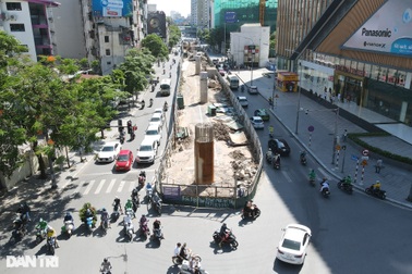 Cầu vượt chữ C đầu tiên tại Hà Nội thi công ì ạch, chậm tiến độ