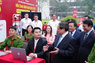 Thủ tướng: "Xóa mù" về chuyển đổi số là nhiệm vụ cấp bách