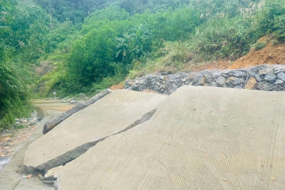 Mưa lớn chuyển hướng, đến lượt Hà Tĩnh và Quảng Trị chạy lũ - 9 Mưa lớn chuyển hướng, đến lượt Hà Tĩnh và Quảng Trị chạy lũ - 9