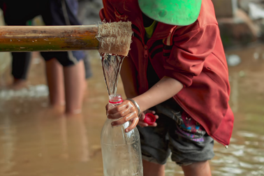 San sẻ nỗi lo thiếu nước, vùng hạn, mặn