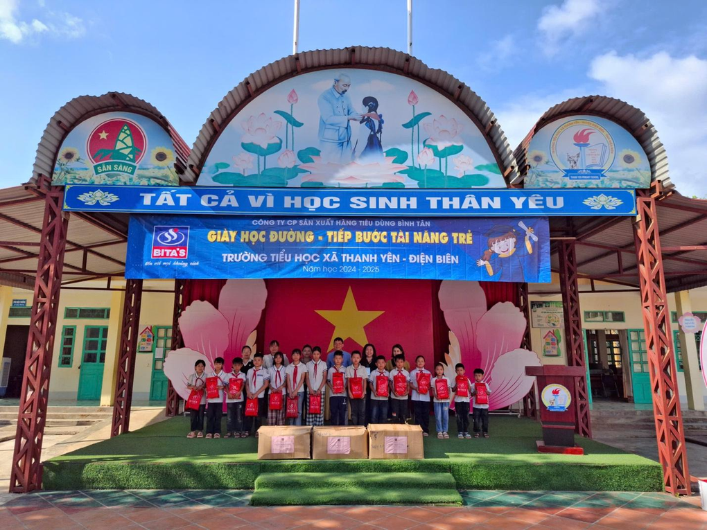 Mỗi đôi giày - một niềm tin: Bita’s tiếp bước mầm non đất nước trên hành trình tới trường - 2 Mỗi đôi giày - một niềm tin: Bita’s tiếp bước mầm non đất nước trên hành trình tới trường - 2