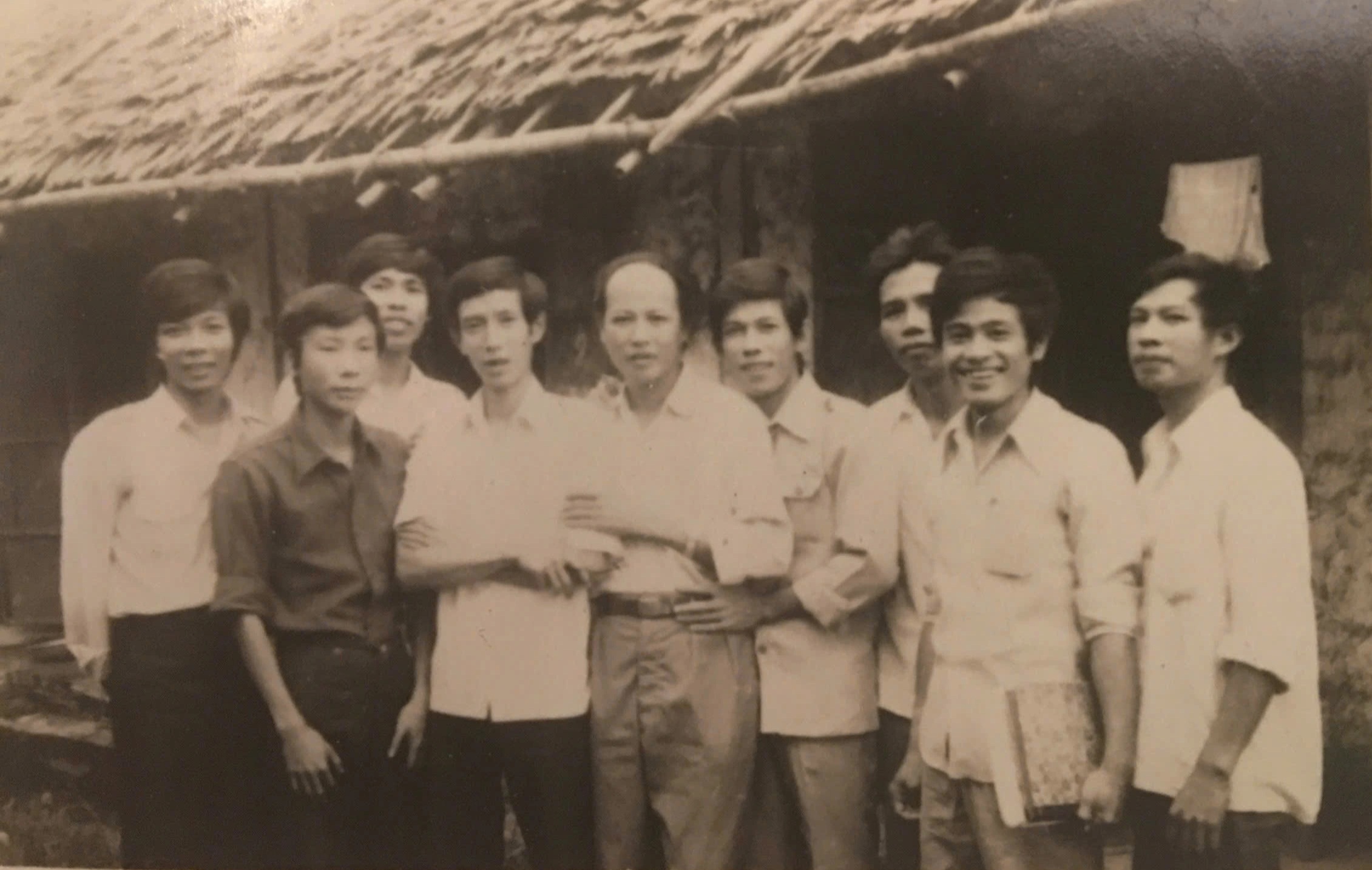 Nguyên hiệu trưởng và bí mật cầm cả khối tài sản vào Nam sau thống nhất - 4 Nguyên hiệu trưởng và bí mật cầm cả khối tài sản vào Nam sau thống nhất - 4