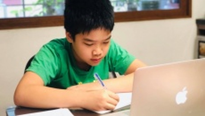 Phòng tránh tai nạn thương tích cho trẻ em khi học trực tuyến