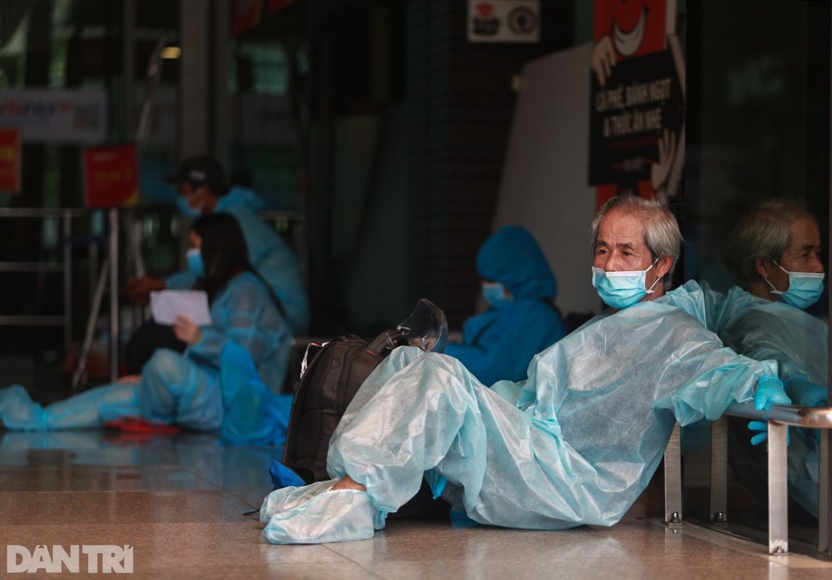 Nỗi lòng người dứt áo rời Sài Gòn về quê khi thành phố đổ bệnh - 2 Nỗi lòng người dứt áo rời Sài Gòn về quê khi thành phố đổ bệnh - 2