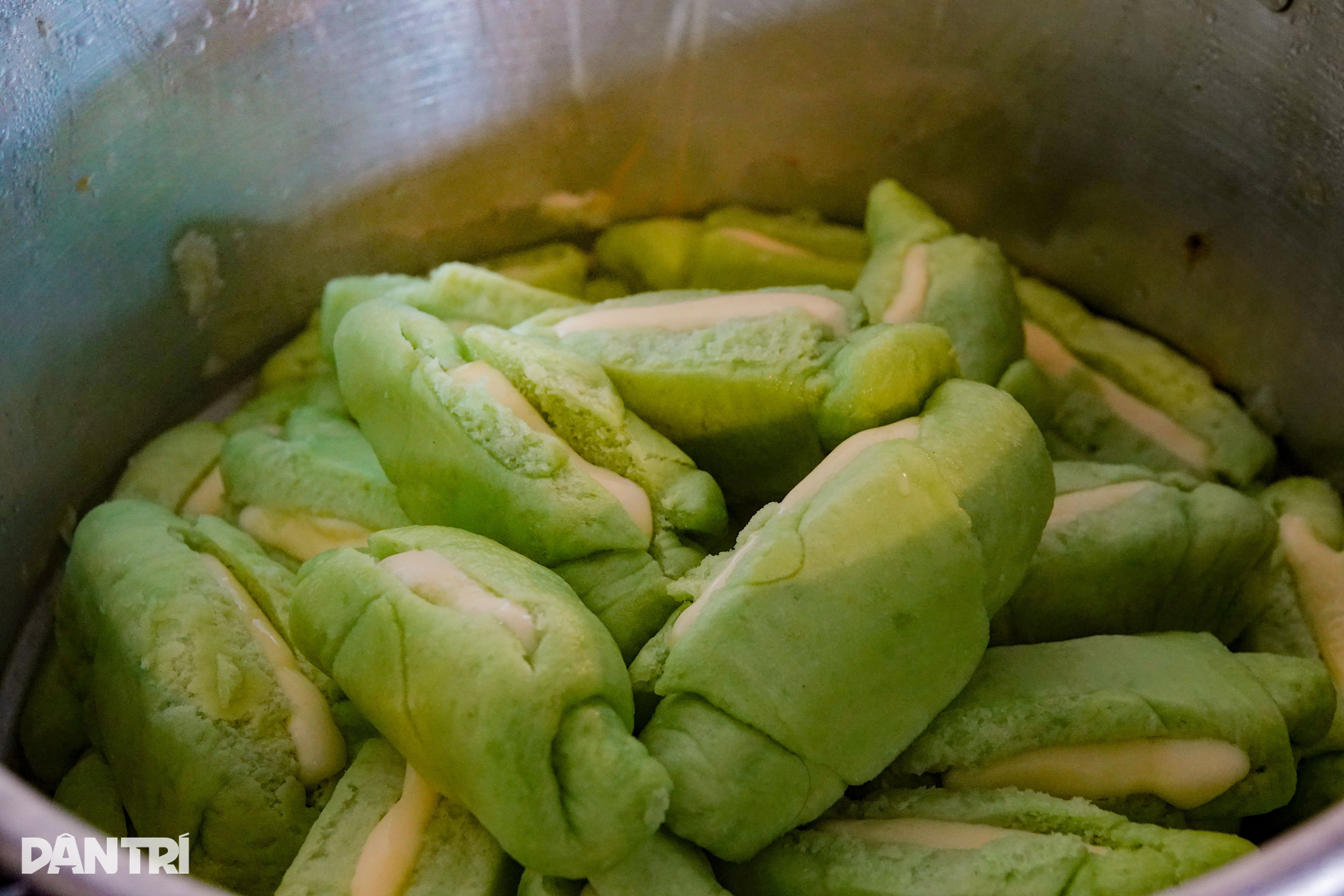 Restauracja z grillowanymi szaszłykami z przychodem przekraczającym 16 milionów VND dziennie: sekret tłumów klientów - 3 Hàng xiên nướng doanh thu hơn 16 triệu đồng/ngày: Bí quyết đông nghịt khách - 3