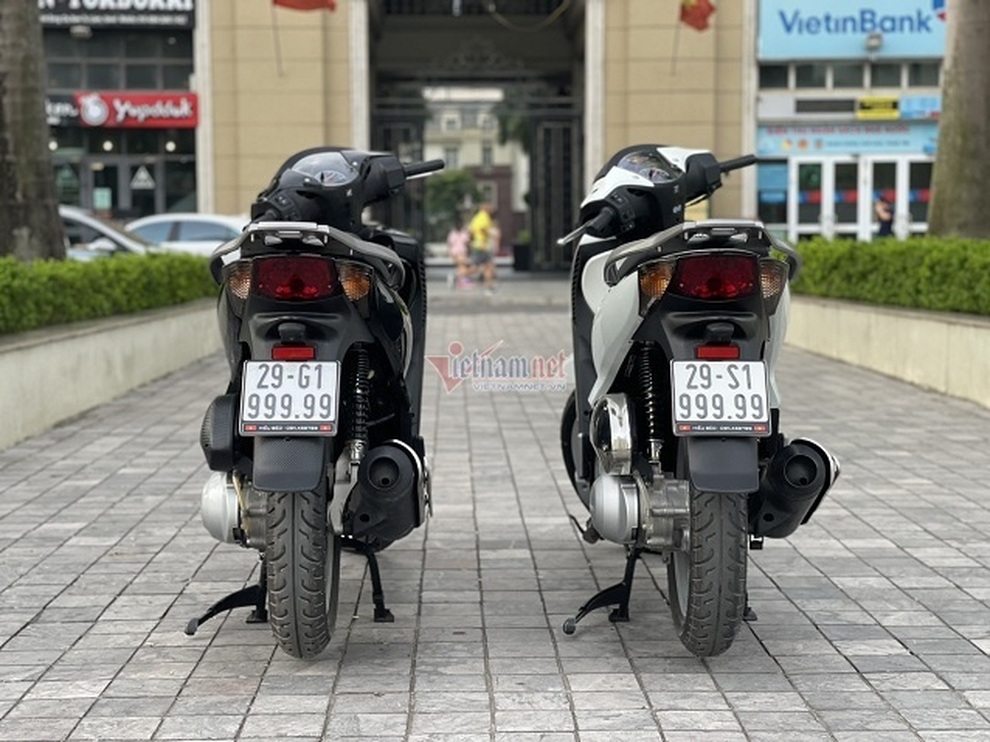 Cặp đôi Honda SH biển ngũ 9 được hét giá hơn 2 tỷ đồng tại Hà Nội - 7 Cặp đôi Honda SH biển ngũ 9 được hét giá hơn 2 tỷ đồng tại Hà Nội - 7