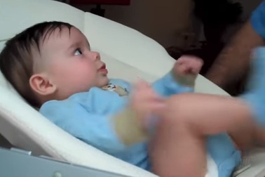 Em bé lần đầu nói "I love you"