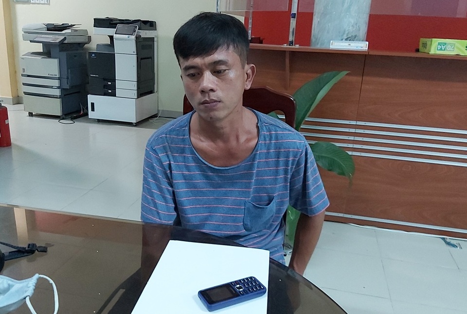 Giả vờ thuê phòng rồi hành hung quản lý nhà nghỉ, cướp tiền vàng - 1 Giả vờ thuê phòng rồi hành hung quản lý nhà nghỉ, cướp tiền vàng - 1