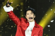 "Anh trai chông gai" Đỗ Hoàng Hiệp tái sinh từ số 0, tự hào biểu diễn ở A80